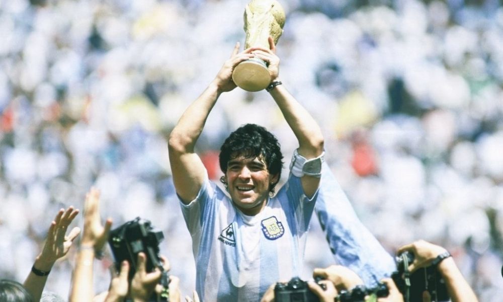 Celebridades raccionan a muerte de Maradona