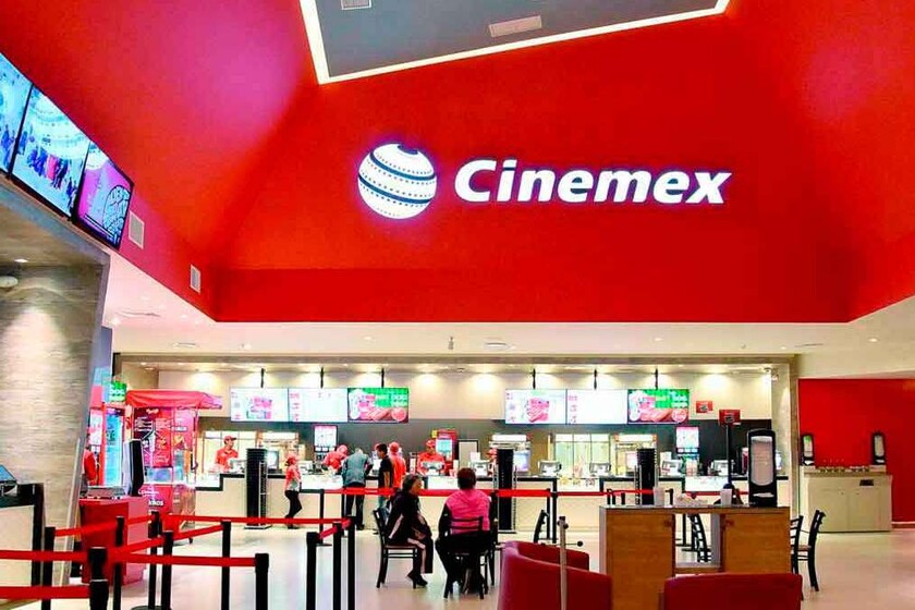 Cinemex podría reabrir a finales de abril