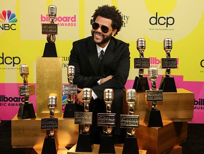 The Weeknd se lleva la noche en los Billboard Music Awards; lista de ganadores