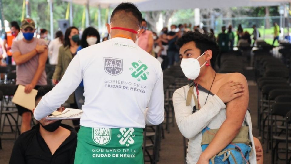 Vacunación en jóvenes de 18 a 29 años continuará en Xochimilco