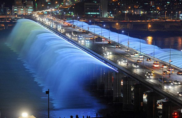 Imagen: Puente Bampo y sus fuentes, ubicado en Corea del Sur