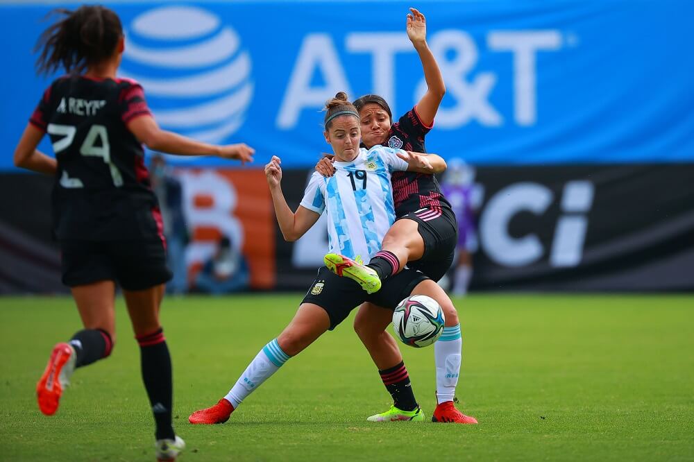 Selección Femenil goleó feo a Argentina... (Twitter: @Miseleccionfem)