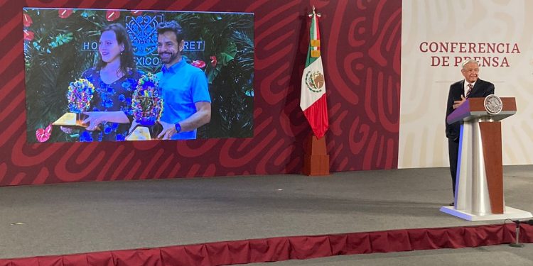 Eugenio Derbez le contesta a AMLO