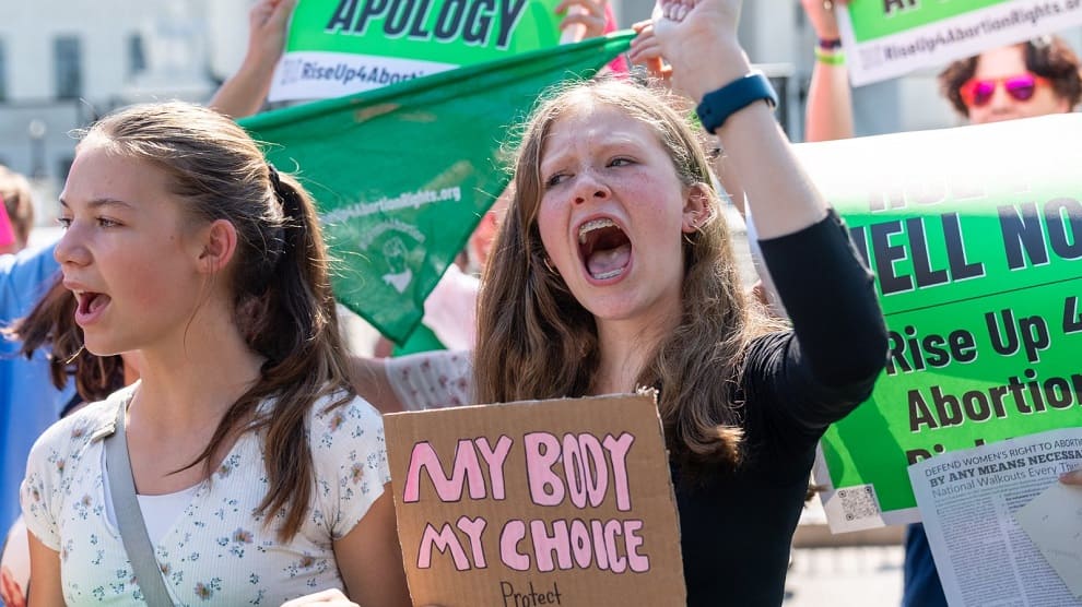 Corte Suprema de EU elimina el derecho constitucional al aborto