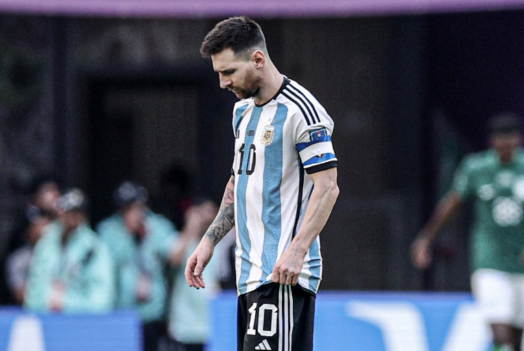 Argentina pierde 2-1 ante Arabia Saudita en su debut en Qatar 2022