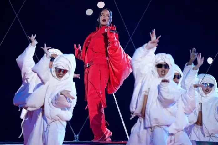 Rihanna vive gran regreso en el Super Bowl LVII