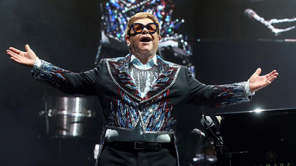 Elton John da su último concierto en Estocolmo