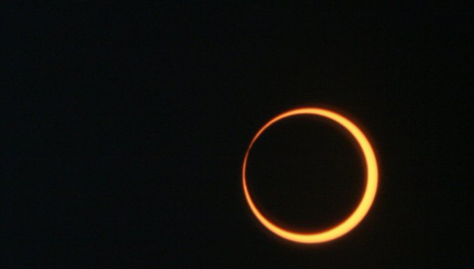 Mirar el eclipse solar sin protección adecuada puede provocar daño irreversible: UNAM