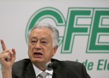 Fotografía del titular de la Comisión Federal de Electricidad (CFE) mexicana, Manuel Bartlett. EFE/Mario Guzmán/Archivo