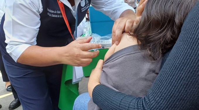 CDMX arranca campaña de vacunación contra el sarampión