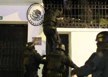 México rompe con Ecuador tras invasión armada a la embajada