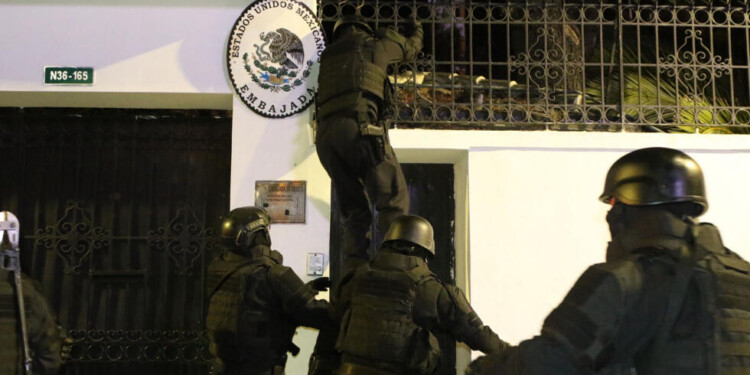 México rompe con Ecuador tras invasión armada a la embajada