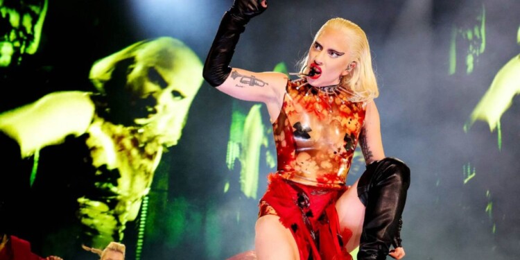Lady Gaga anunció el estreno de Chromatica Ball en Max