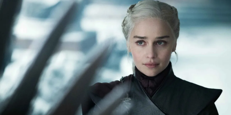 Emilia Clarke temía ser despedida de 'Game of Thrones' tras sufrir hemorragia cerebral