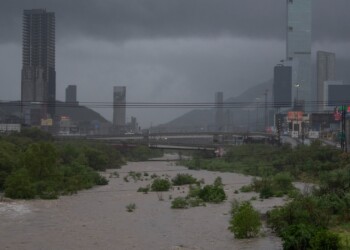 Tormenta tropical 'Alberto' toca tierra en Ciudad Madero, Tamaulipas
