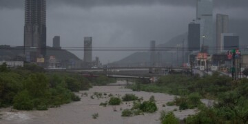 Tormenta tropical 'Alberto' toca tierra en Ciudad Madero, Tamaulipas