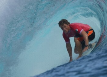 Alan Cleland queda eliminado del surf en París 2024