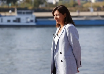 Anne Hidalgo alcaldesa de París nadará en el río Sena