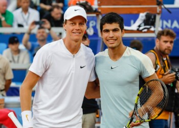 UMAG, CROATIA - JULY 31: Jannik Sinner of Italy and Carlos Alcaraz of Spain pose together before the start Men’s Single final match on Day 8 of the 2022 Croatia Open Umag at Goran Ivanisevic ATP Stadium on July 31, 2022 in Umag, Croatia. (Photo by Jurica Galoic/Pixsell/MB Media/Getty Images)