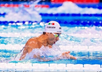 Mexicano se mete a semifinales de natación en París 2024