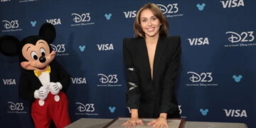 Miley Cyrus recibe el premio Leyenda Disney