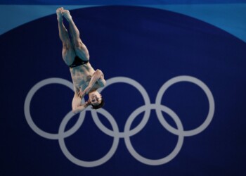 Osmar Olvera avanza a semifinal de trampolín 3 metros en París 2024; Kevin Muñoz es eliminado