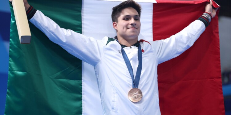 Sedena felicita a Osmar Olvera por su medalla de bronce en París 2024