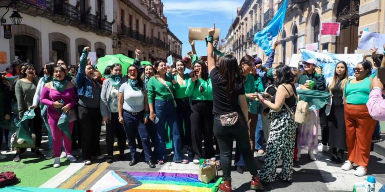 Michoacán avala despenalización del aborto