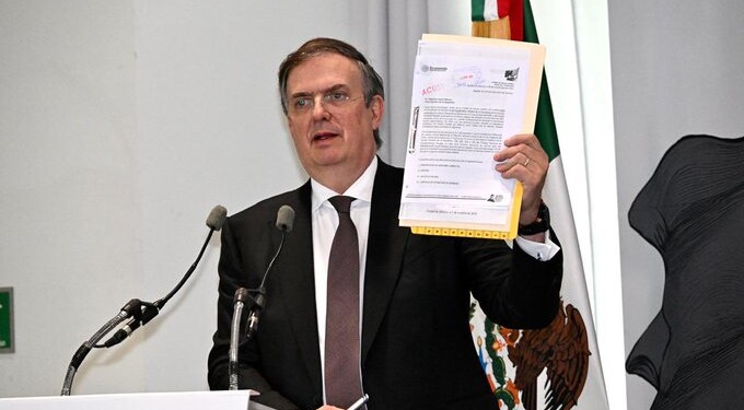 Ebrard presenta denuncia para iniciar extinción de dominio en Izazaga 89