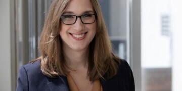 Sarah McBride, la primera congresista transgénero en la historia de EU