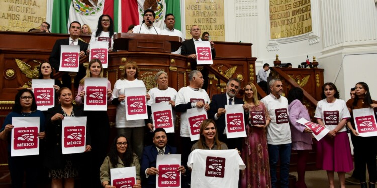 Legisladores del Congreso de la CDMX debaten sobre la promoción de la marca “Hecho en México” como parte del Plan México para fortalecer la economía nacional.