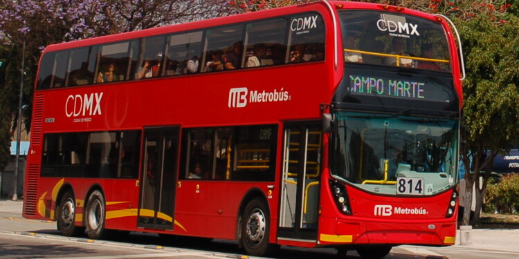 Metrobús amplía su horario nocturno en la Línea 7, brindando más opciones de movilidad en Paseo de la Reforma.