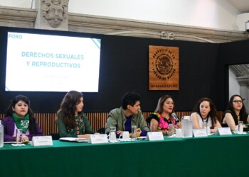 Legisladoras y especialistas participan en el foro del Congreso de la CDMX sobre derechos sexuales y reproductivos, impulsando la educación sexual y la igualdad de género.