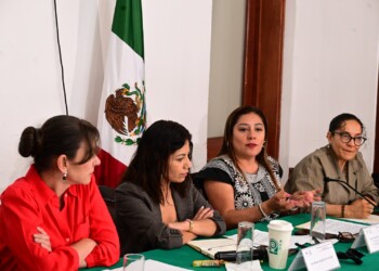 Foro en el Congreso de CDMX promueve la menstruación digna como un derecho humano. Legisladoras y especialistas debaten sobre gestión menstrual, equidad de género y acceso a insumos básicos.