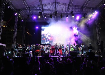 Más de 8 mil personas vibraron en el Monumento a la Revolución con ‘Sirenas al Ataque’, un homenaje a las mujeres del rock mexicano.