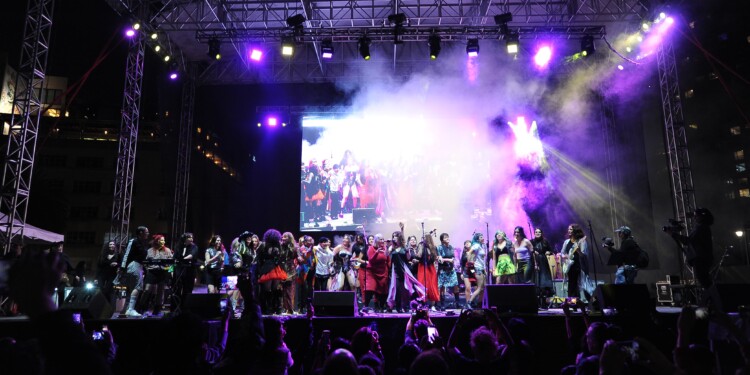 Más de 8 mil personas vibraron en el Monumento a la Revolución con ‘Sirenas al Ataque’, un homenaje a las mujeres del rock mexicano.