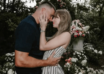 Taylor Swift anuncia su compromiso con Travis Kelce