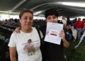 Gobierno capitalino continúa con la entrega de tarjetas para uniformes y útiles escolares
