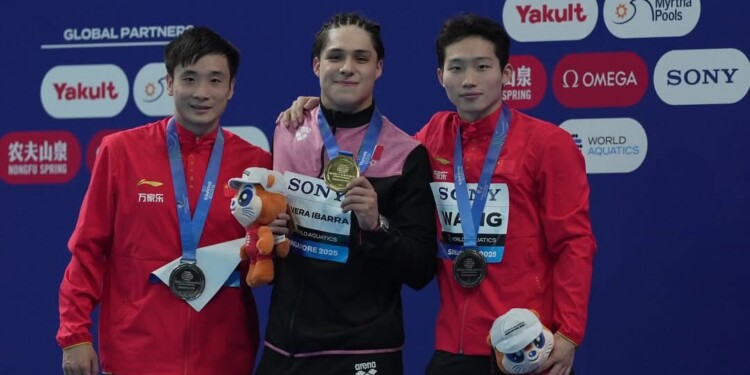 Osmar Olvera vence a los chinos y se lleva el oro en Mundial de Deportes Acuáticos 2025