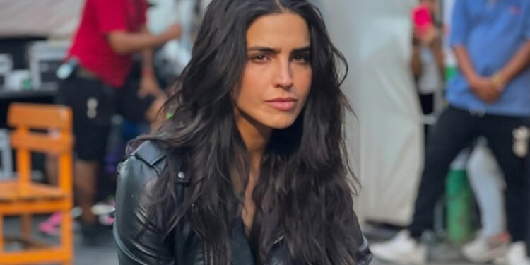 Bárbara del Regil huye de sus fans en Tlalnepantla