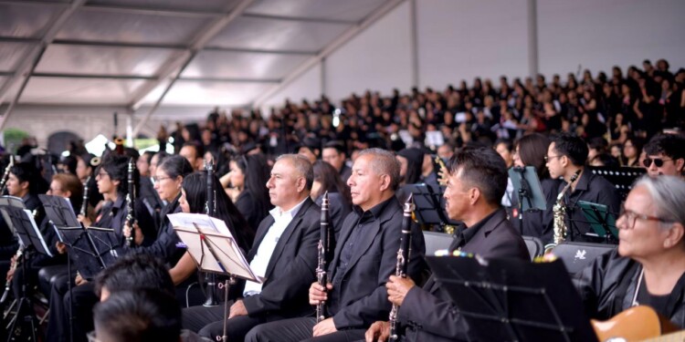 Orquesta Monumental Metropolitana ofrece magistral concierto en el Zócalo capitalino