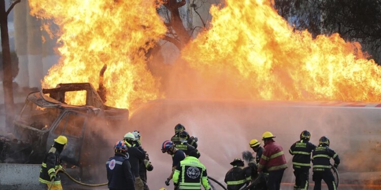 Revelan los nombres de las 10 personas que murieron tras explosión de pipa en Iztapalapa