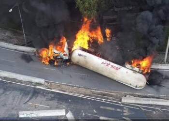 Tanque de pipa se rompió tras golpear objeto sólido; Fiscalía descarta bache