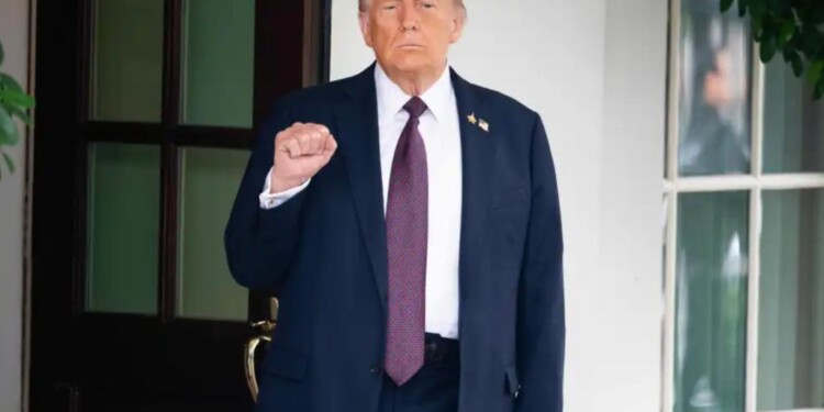 YouTube acuerda pagar 24.5 mdd a Trump por ‘banear’ su canal en 2021